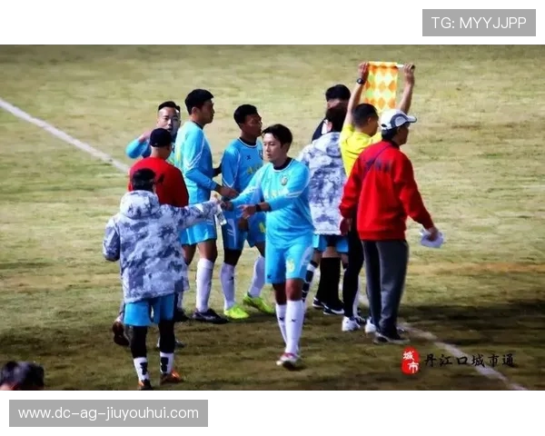 欢乐足球聚会点燃仲夏夜激情友谊相聚共庆美好时光盛宴狂欢之旅吧